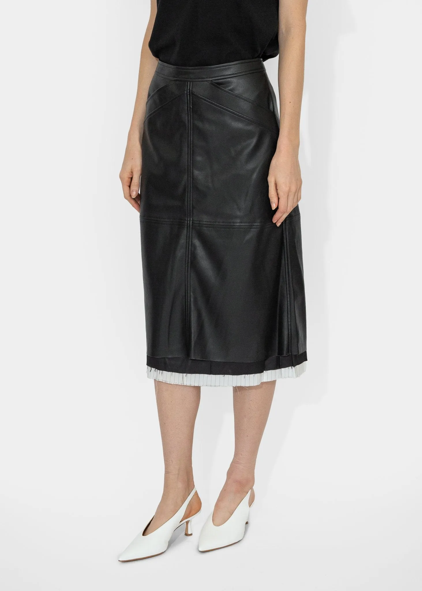 Aurora Skirt in Black