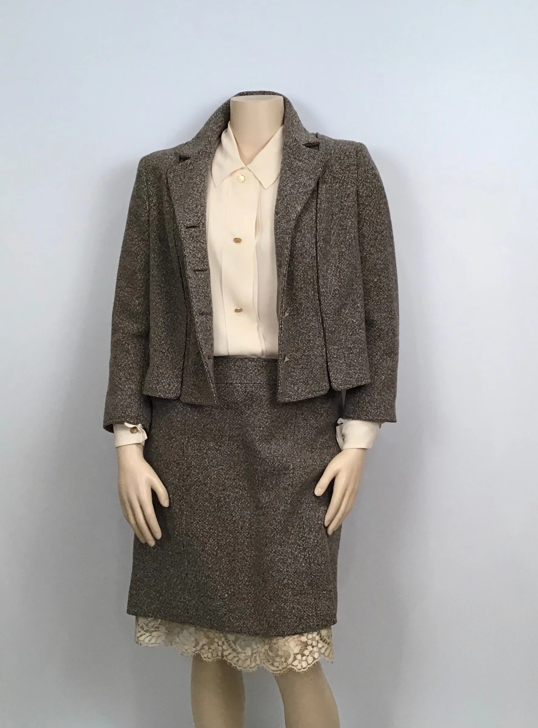 Chanel Vintage 03A, 2003 Fall Autumn Brown Tweed Lace Jacket Blazer Skirt Suit Set FR 48 US 14/16