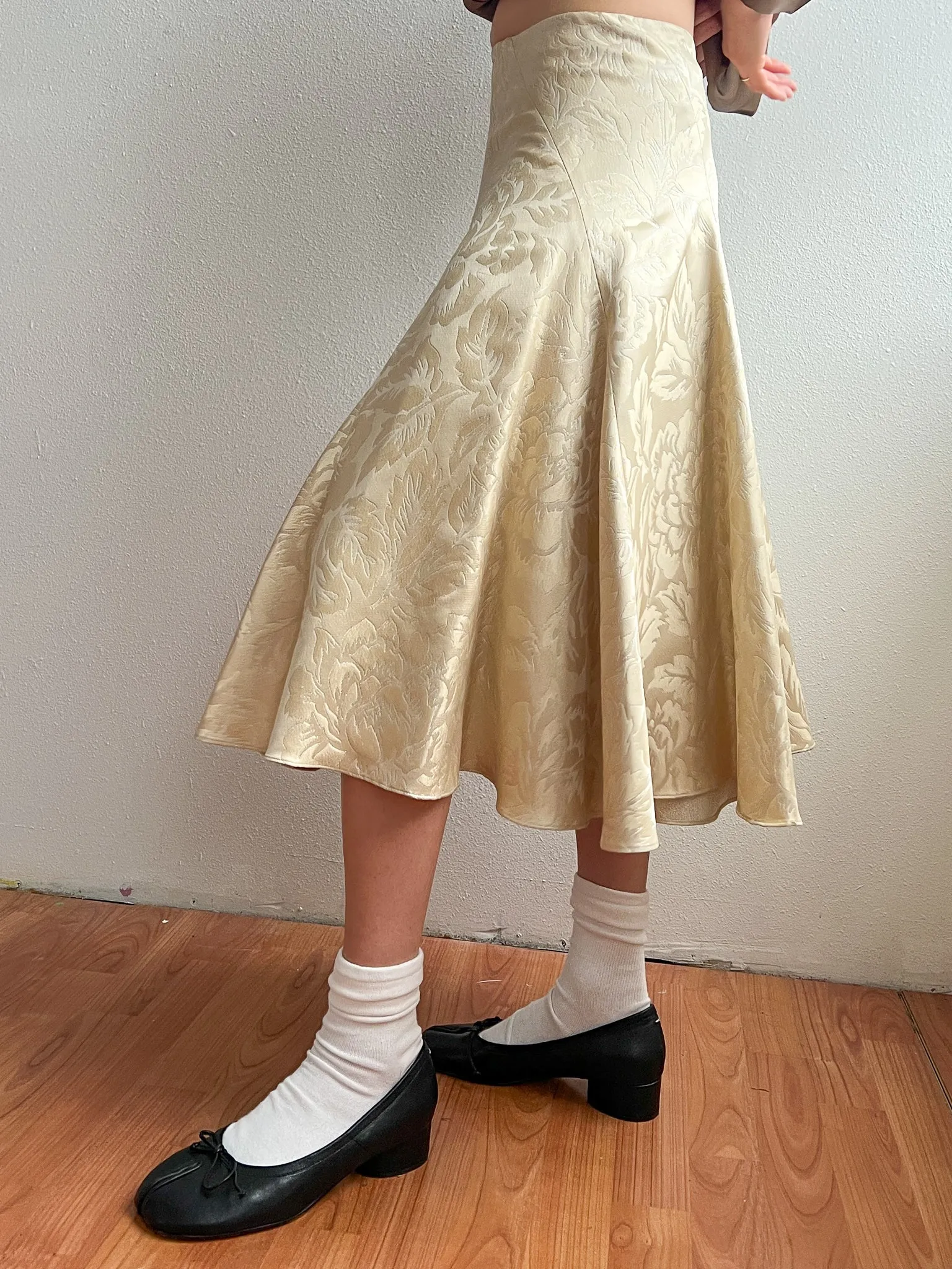 Donna Karan Cream Brocade Skirt (S)