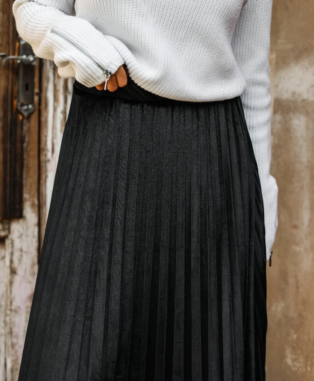 Pleated Velvet Skirt Black