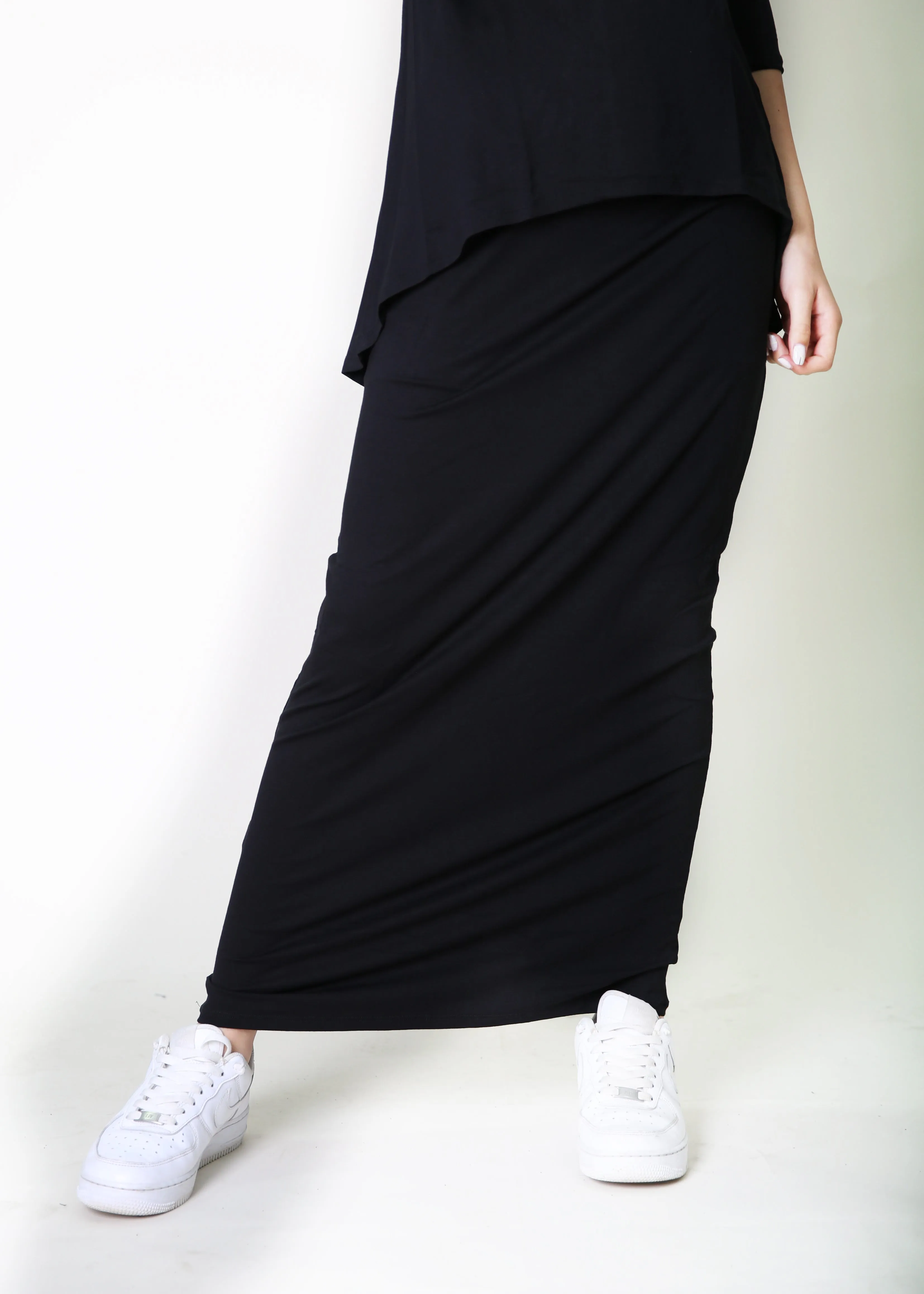 Solid Maxi Skirt / Black